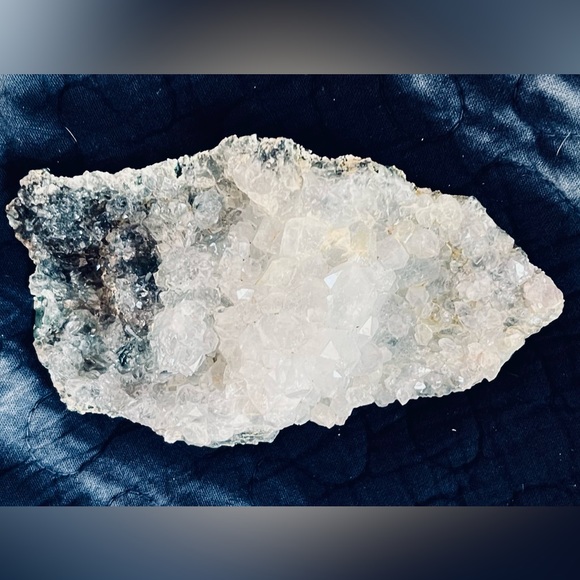 Natural stone quartz - Picture 9 of 13